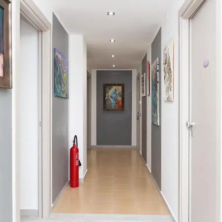 فندق مبيت وإفطار La Dimora Degli Artisti 4*