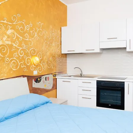 Bed & Breakfast La Dimora Degli Artisti 4*