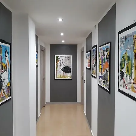 La Dimora Degli Artisti Bed & Breakfast 4*