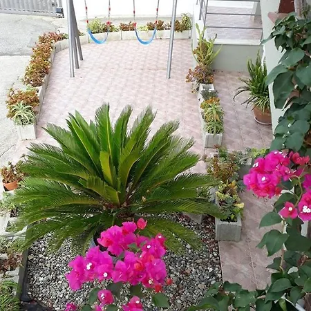 La Dimora Degli Artisti Bed & Breakfast 4*